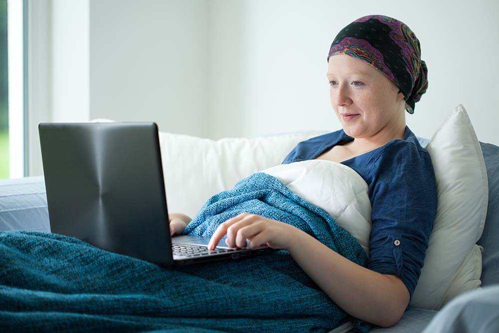 Een kwart van de mensen die leeft met of na kanker krijgt door hun ziekte of behandeling te maken met ingrijpende gevolgen.
Lees het artikel over de meerwaarde van patiëntgerapporteerde data (PRO’s) over de gevolgen van kanker. lnkd.in/ehZK_UTe @PROFIELstudie <a href="/NFKkanker/">NFK</a>