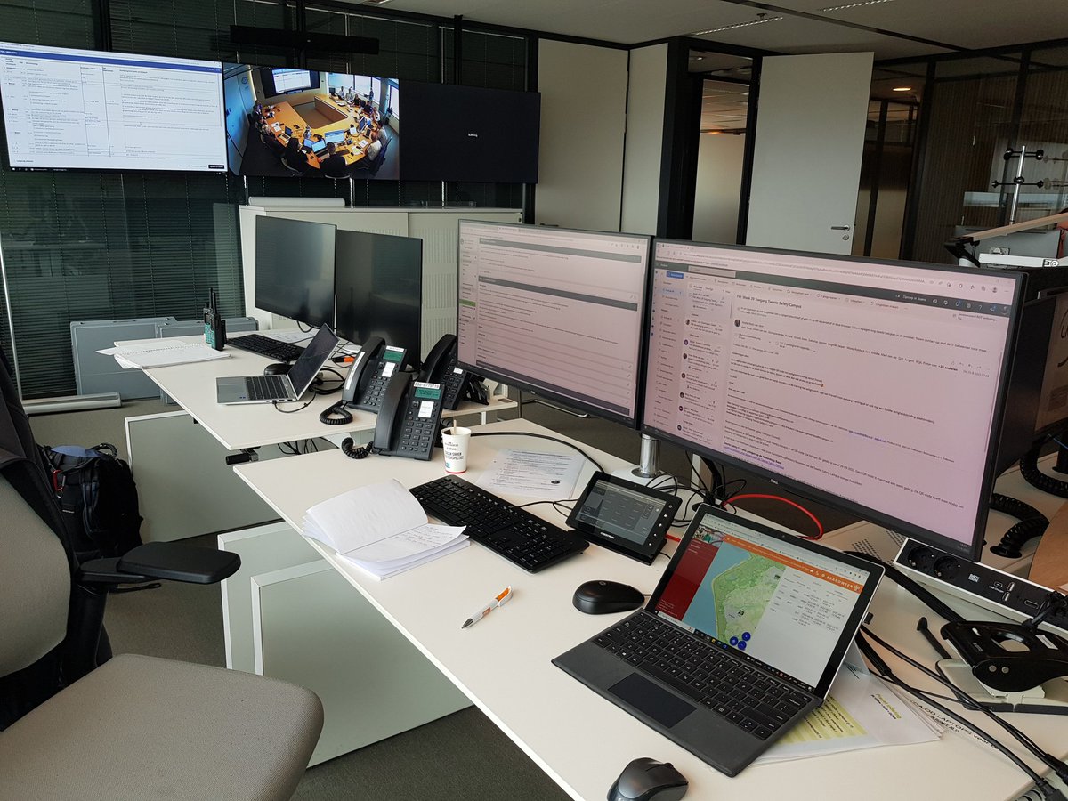 Vanmiddag vanaf de 20ste etage WPC bezig met Regionale oefening (op papier). Altijd weer leerzaam <a href="/Vr_RR/">Veiligheidsregio Rotterdam-Rijnmond</a> <a href="/Cowdead/">Rick Koedoot</a> <a href="/erwinopschoor/">Erwin Opschoor</a>