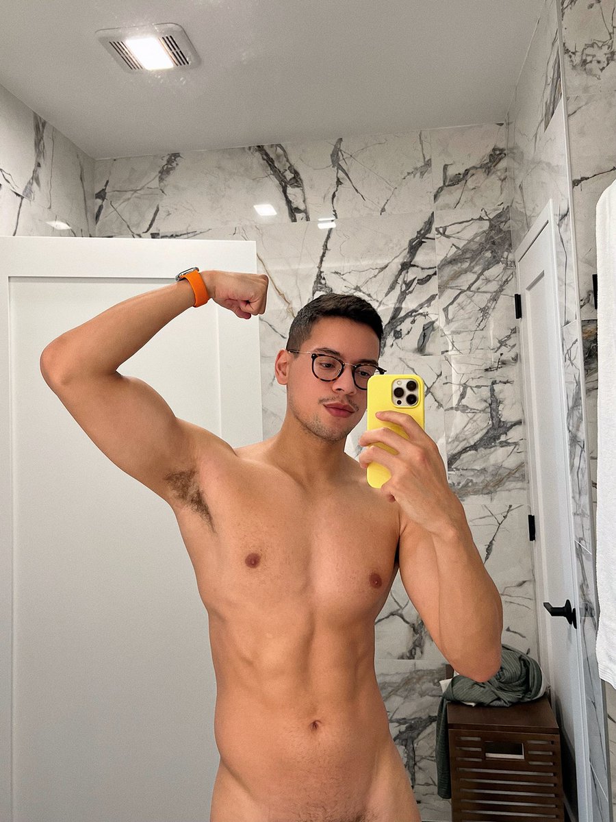Ry_8x8's tweet photo. Morning workout finished ✅ Now it’s time to play games https://t.co/yrjnj0RaUW
