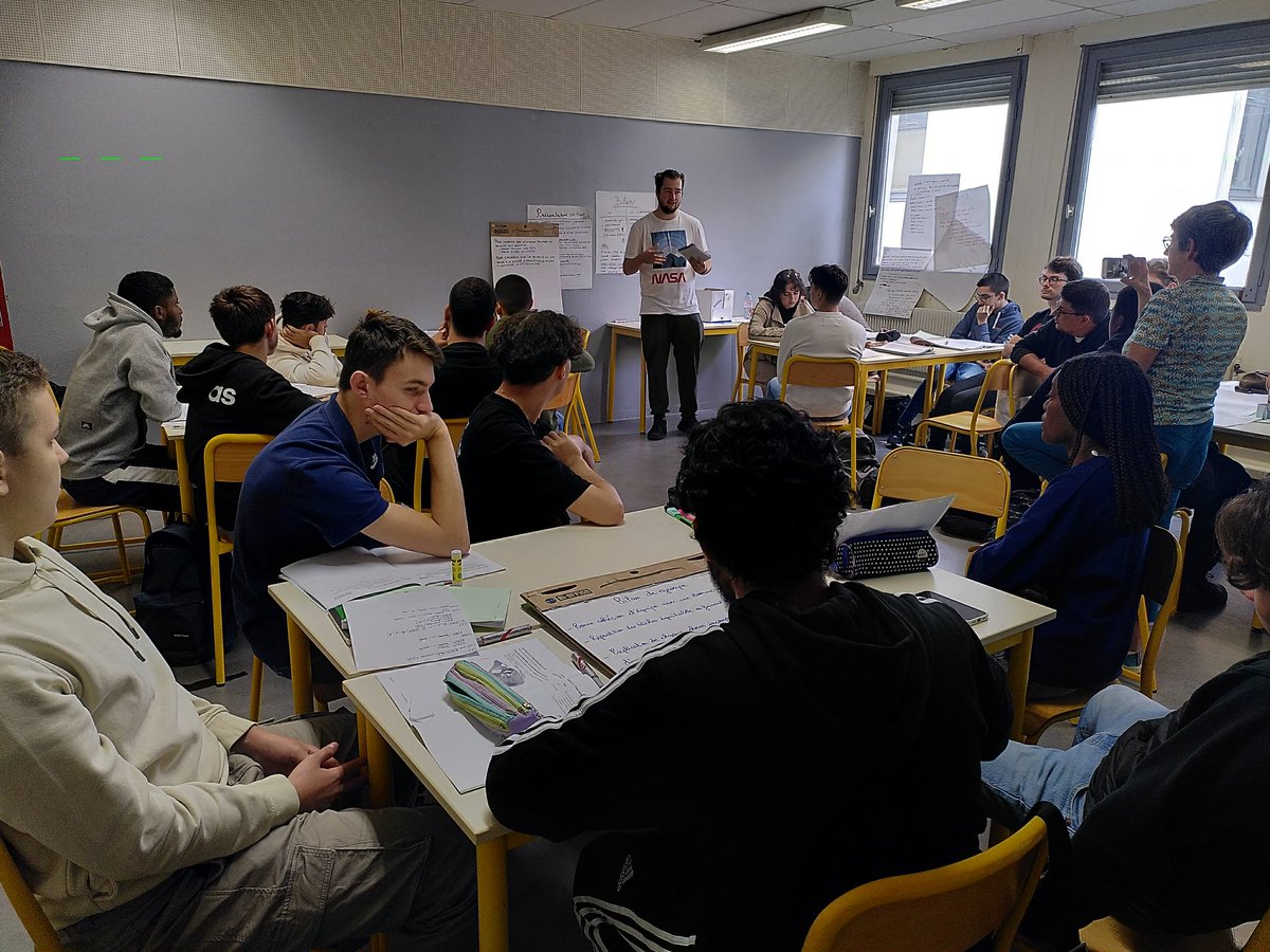 Sylvain Chevallier (@sylvcheva) on Twitter photo Rentrée en mode projet à <a href="/IUT_Orsay/">IUT d'Orsay</a> avec une session d'#ApprentissageParProbleme (merci les journées d'#innovationPedagogique <a href="/UnivParisSaclay/">Université Paris-Saclay</a> !). Apprendre à travailler en groupe et commencer l'année par une compétition d'algo 🤖🆒👨‍💻 Rentrée en mode projet à <a href="/IUT_Orsay/">IUT d'Orsay</a> avec une session d'#ApprentissageParProbleme (merci les journées d'#innovationPedagogique <a href="/UnivParisSaclay/">Université Paris-Saclay</a> !). Apprendre à travailler en groupe et commencer l'année par une compétition d'algo 🤖🆒👨‍💻