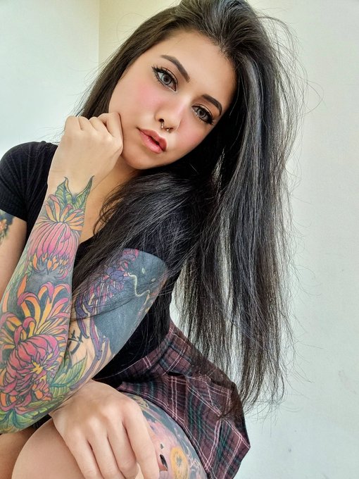 Hi there! 💋 https://t.co/U329p62fNY<a href="/tag/chainsawman"class="tags"><span>#chainsawman</span></a><a href="/tag/makima"class="tags"><span>#makima</span></a><a href="/tag/makimacosplay"class="tags"><span>#makimacosplay</span></a>