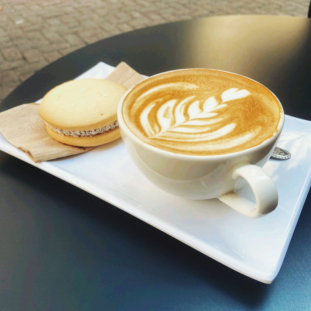 SELECTOS_coffee's tweet photo. ¿Quién está para un buen Latte?
.
.
#CoffeeTime #Coffee #cafe #latte #CoffeeLover #microcentro #specialtycoffee #Argentina https://t.co/tZ6B8SPsDW