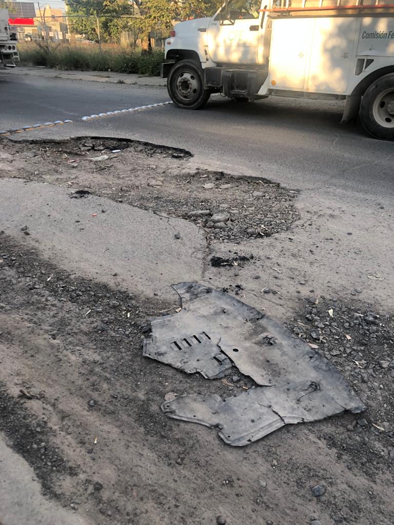 VdaNocturnaGDL's tweet photo. Nos reportan en #AltusQuintas que hace más de 3 meses el @siapagdl hizo reparaciones por fuga y es tiempo que no se termina de tapar la excavación. Hay un reporte con No.11281652 pero no hay respuesta. @EnriqueAlfaroR @JuanJoseFrangie @Linea_Zapopan https://t.co/IlC2618ZwW
