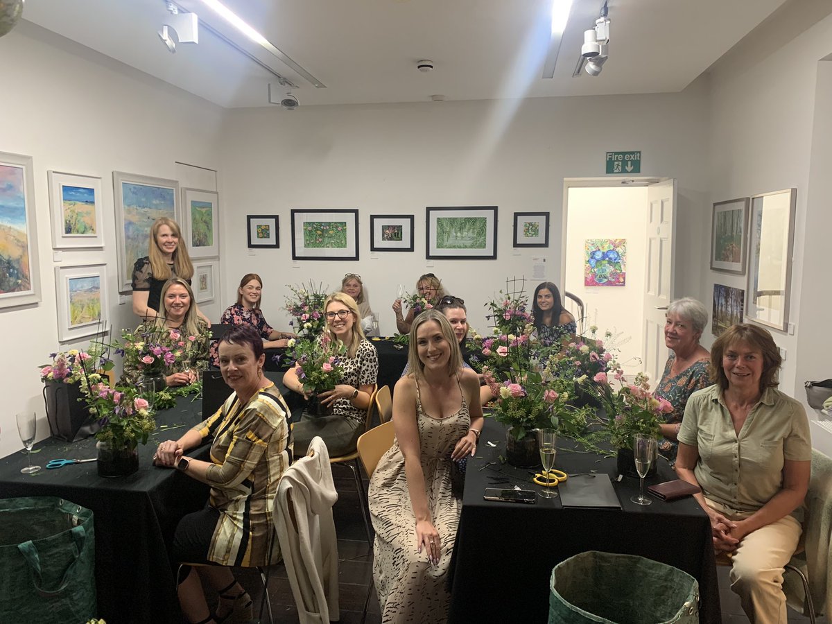 78Derngate's tweet photo. Thank you to all our budding florists who came to our Fizz &amp; Flowers event as part of the Nene Valley Festival! 

And a special thank you to Claire at @florryflorals for her fantastic workshop &amp; Mackintosh inspired floral display. 

We hope you all had a great time. 💐🥂 https://t.co/lmPyFtJSAw