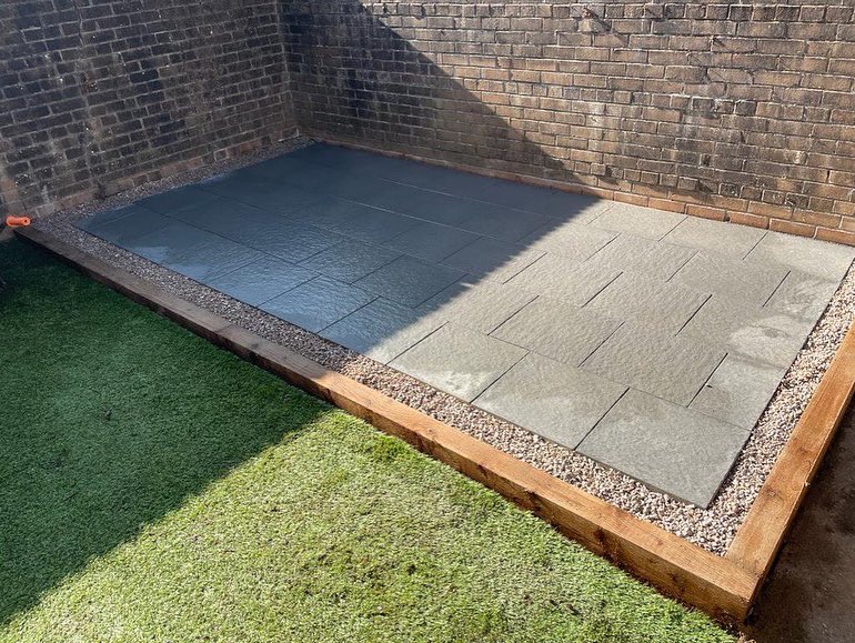 jarmansgarden's tweet photo. One day turnaround, garden on a budget! 

#garden #gardentransformation #gardeninspo #moderngarden #patio #patioinspo #landscaping #gardenmakeover #modernhomes #gardendesign #cardiffgardens #idealgarden #gardensonabudget #actualinstagramgardens https://t.co/zxP9gsHfOH