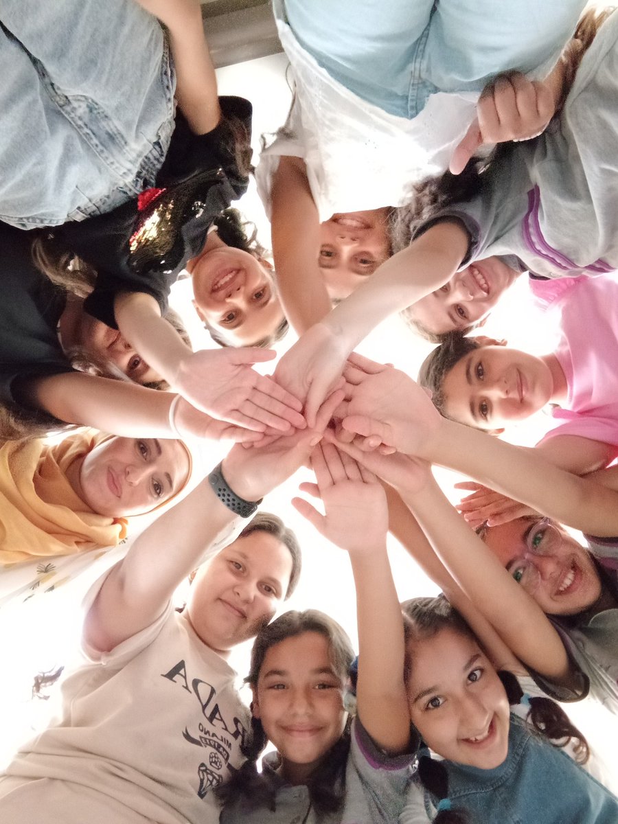 Ramasri90's tweet photo. @makdawhaschool.
الاجتماع سويًّا هو البداية, والبقاء معًا هو التّقدم, أمّا العمل معًا فهو النجاح. 
فيا مرحبًا بهذه الوجوه المفعمة بالحيوية والنشاط.
 كل التّوفيق والأمنيات الجميلة أتمناها لكم  أحبائي مع عودتكم اليوم إلى ربوع دوحتكم، وكل عام وأنتم بألف خير. https://t.co/zSeVavB53S
