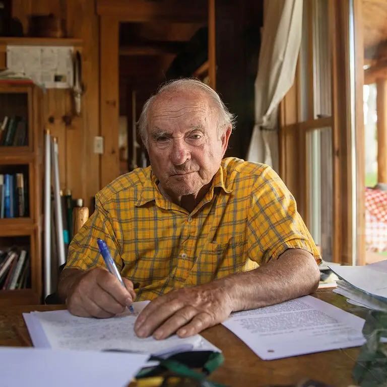LMPositif's tweet image. 🇺🇸 Le fondateur de la marque Patagonia, Yvon Chouinard, a transmis son entreprise à deux structures qui luttent contre le réchauffement climatique ! Il explique que « la Terre est désormais leur seul actionnaire » ! ❤️
