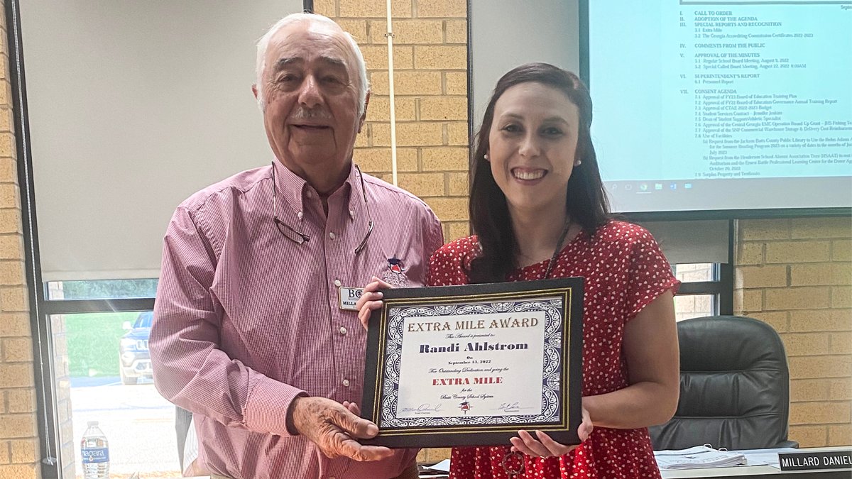 ButtsCoSchools's tweet photo. Congrats to our Extra Mile Award winner, Mrs. Randi Alhstrom! Randi is always full of energy and upbeat while making sure things run properly. She is the epitome of an outstanding team player and member of BCSS. We are so lucky to have people like Randi at #BCSS. #JoinUsInJackson https://t.co/0MTB5yDZdm