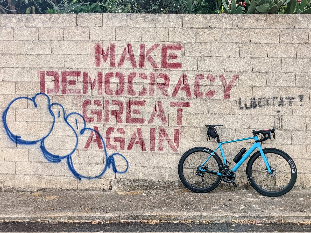 Bengt's tweet photo. @canyon_bikes accidental ad photography... https://t.co/XKBMmo8SqD