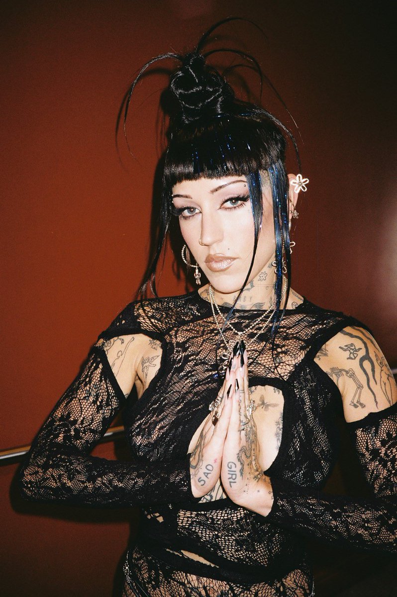 brookecandy's tweet photo. You can bite me 🔪🩸💄🫦 @Dazed https://t.co/qJmxPWBzZm