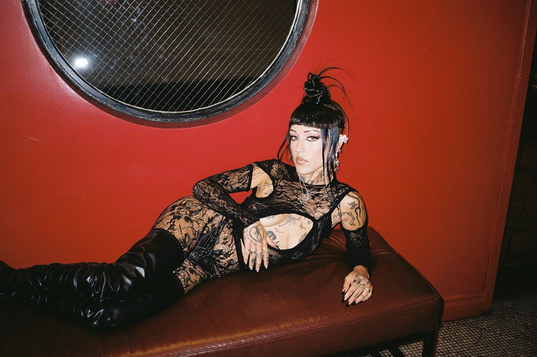 brookecandy's tweet photo. You can bite me 🔪🩸💄🫦 @Dazed https://t.co/qJmxPWBzZm