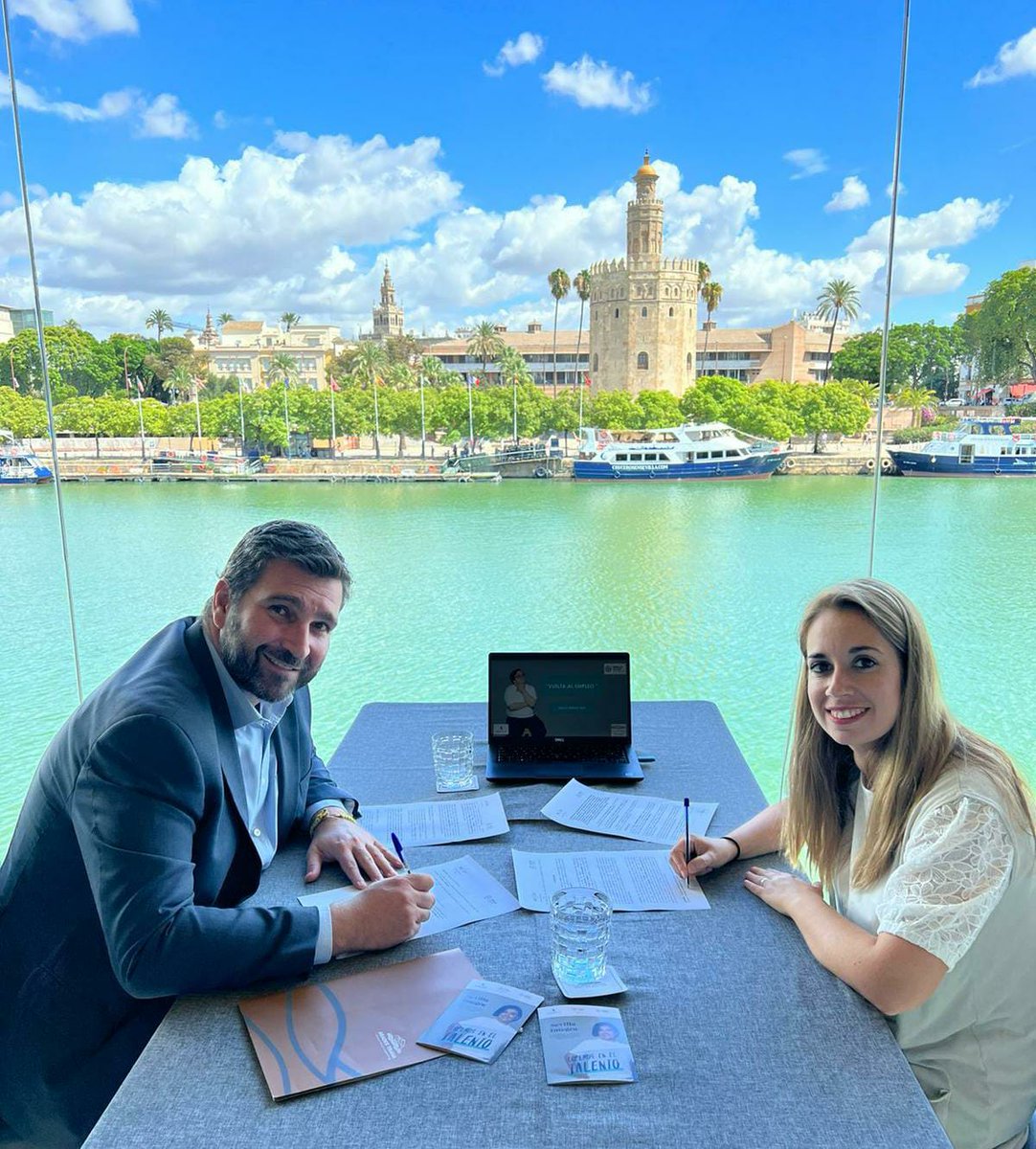 🤝 Grupo Abades ha firmado un convenio de colaboración con la <a href="/adecco_fundac/">Fundación Adecco Empleo</a> para fomentar la inserción laboral de personas desempleadas de Sevilla

Esta iniciativa prevé la realización de prácticas profesionales en todos los departamentos de los negocios de Abades en Sevilla 👏