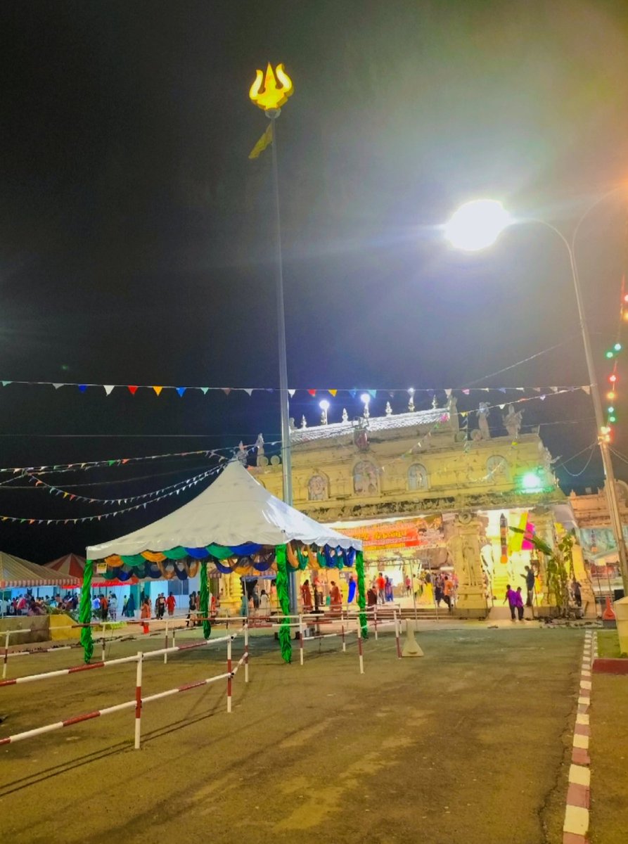 Gayithiry1009's tweet photo. Big day......1 day to go ♥️♥️😍
#kanthankaliammantemple🔱🙏
#thiruvizha2022 https://t.co/kpwS9wloCd