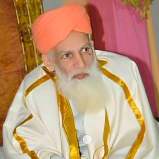 ErMohdIbrahim's tweet photo. حضرت تاج الدین بابا صاحب قبلہ فرماتے تھے۔
موت عاشق کے لیے اپنے پیارے نبی محمد ص سے ملنے کا ایک راستہ ہے۔
#ChaloShaikhDeccan 
#TajBaba_Gulbarga https://t.co/B41Ie1AtaI