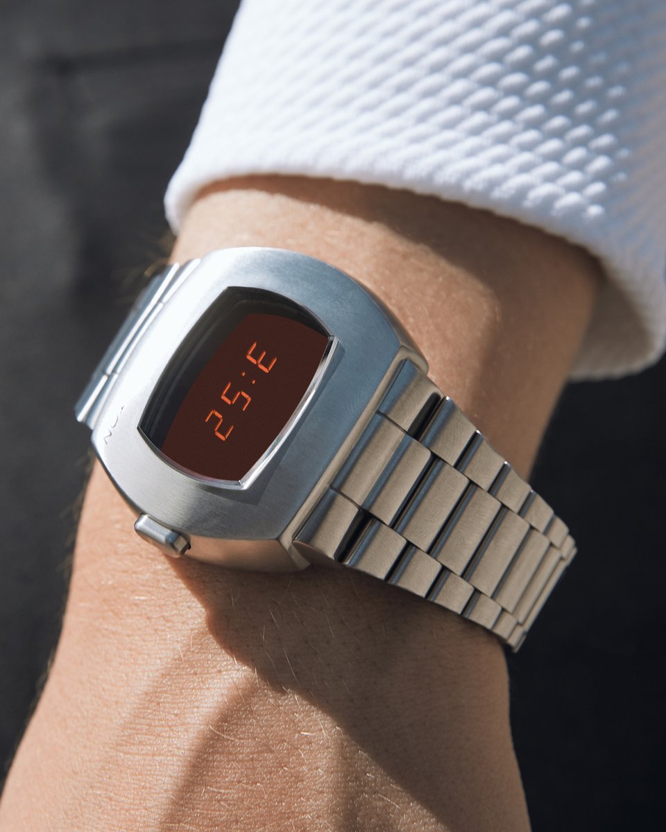 hamiltonwatch's tweet photo. The game changer. Our PSR Digital celebrates the pioneering and forward-thinking era of space-age design, suited for those wanting to make a statement: https://t.co/ShDlU8EOLD 

#hamiltonwatch #hamiltonPSR #PSRdigital #spaceage #futuristic 
(Ref. H52414130) https://t.co/VYfjUqJzV4