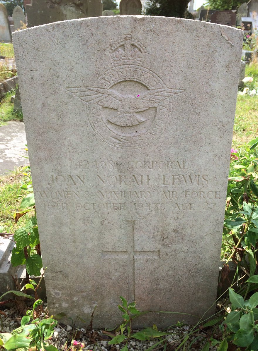 albymarch_alan's tweet image. Newton Nottage (St. John The Baptist) Churchyard #Wales @CWGC
A.E.Farrow #WelchRegiment
J.N.Lewis #WAAF
R.Thomas #GlamorganYeomanry
J.Campbell #CameronHighlanders