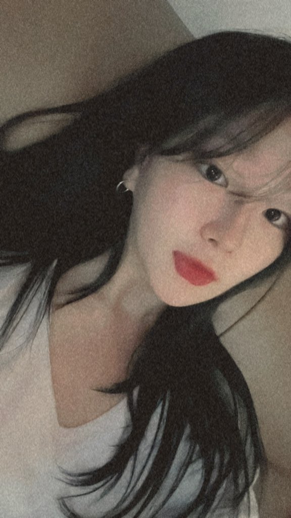 BVNDIT_official's tweet photo. [#승은]
머리 짜르고 앞머리 냈는데 어때요 ㅎㅎ
#밴디트 #BVNDIT https://t.co/zOKUaO2cRn