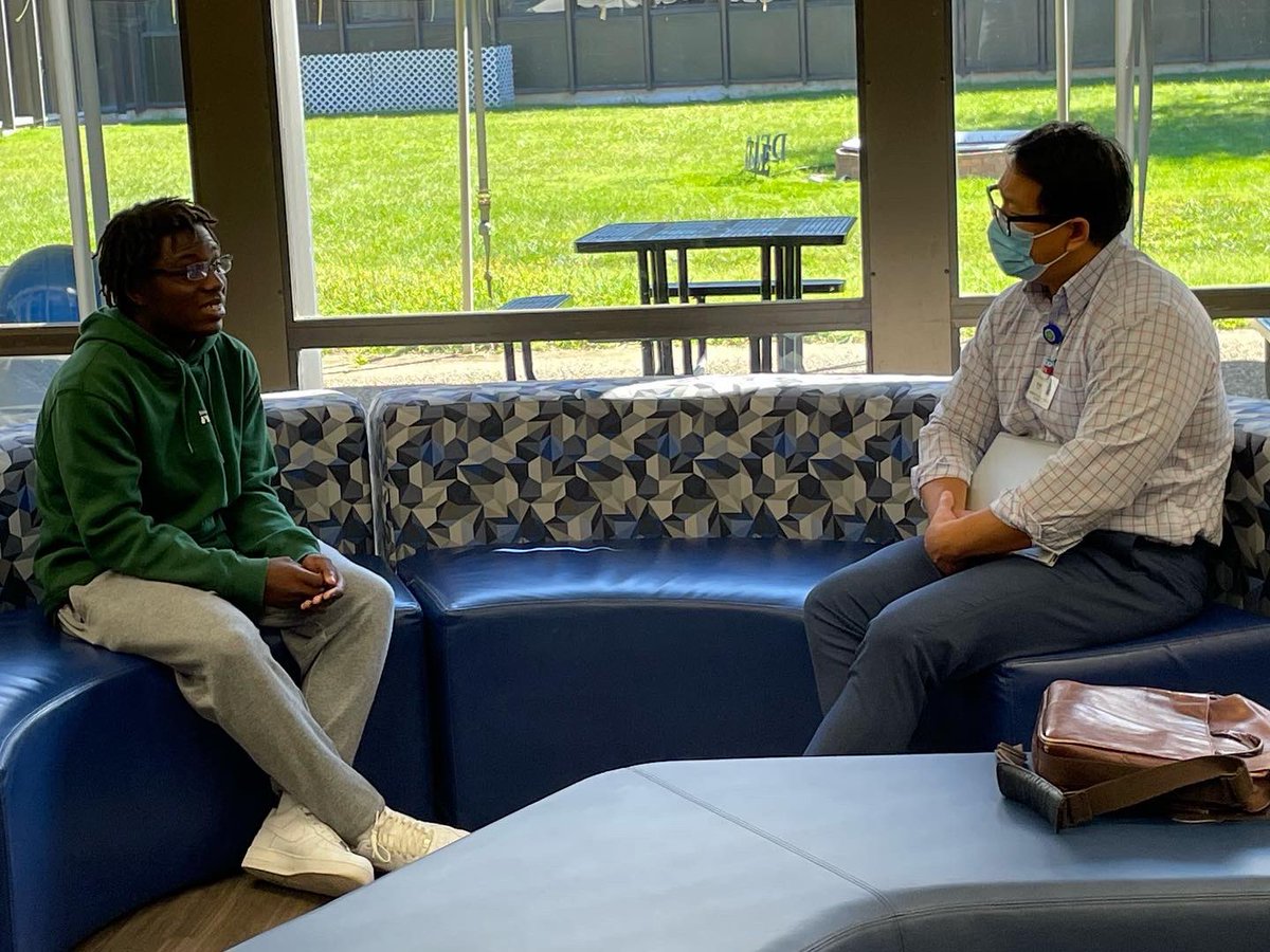 delcastleCo_op's tweet photo. Mr. Dean Yoo of #ChristianaCare met with two of our students that are working as Patient Escorts to provide some additional PD in soft skills and strengthen the employer/employee relationship! #trainingthefuture #nccvtworks @drcomegys https://t.co/XsQ1zUBF3t