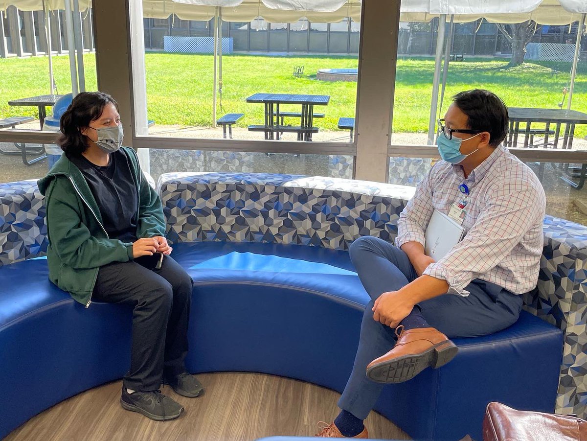 delcastleCo_op's tweet photo. Mr. Dean Yoo of #ChristianaCare met with two of our students that are working as Patient Escorts to provide some additional PD in soft skills and strengthen the employer/employee relationship! #trainingthefuture #nccvtworks @drcomegys https://t.co/XsQ1zUBF3t