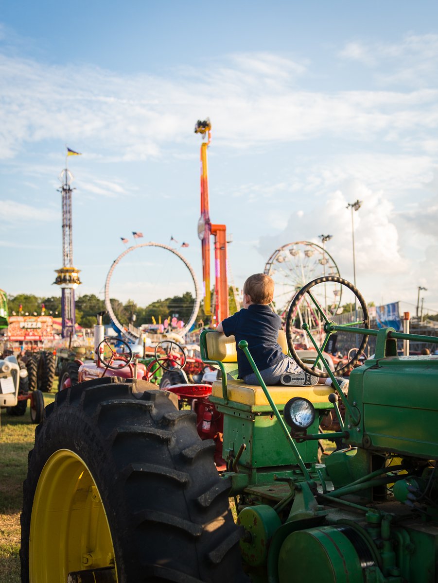 visitbrenham's tweet photo. The Washington County Fair is in full swing! Festivities include a rodeo, carnival, exhibits, and lots of good food and live music. 
☀️
☀️
☀️
☀️
#brenham #visitbrenham #brenhamtexas #brenhamtx #washingtoncounty #washingtoncountyfair #countyfair⠀#texasmusicfriendly https://t.co/s0NRKjluEb