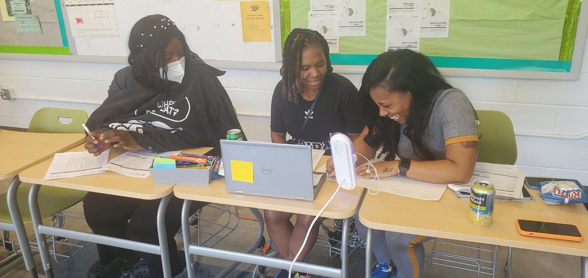 CreativeMcGill1's tweet photo. Real Leaders...Reproduce #Geeseformation @CharlesHartMS ELA DEPARTMENT is Full of Talent and Expertise! Great Job with leading the Shared Learning Ms. Simmons! https://t.co/526FFHV5A9