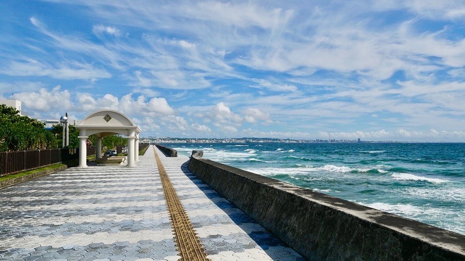 Blue Steak Wonder 沖縄本島中部 西海岸エリアの海を眺める居心地の良い宿 Bluesteakwonder Twitter