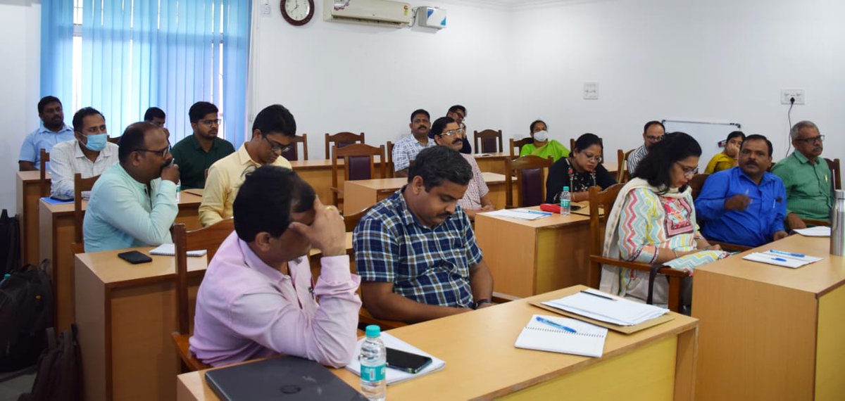 osdmaodisha's tweet photo. #disastermanagement #disasterpreparedness #disastermanagementplan
Stakeholder consultation organized by @osdmaodisha  on 15 Sep 2022 on preparation of City Disaster Management Plan with participation of officials of @HUDgov  department. https://t.co/B86Uq1E0mk
