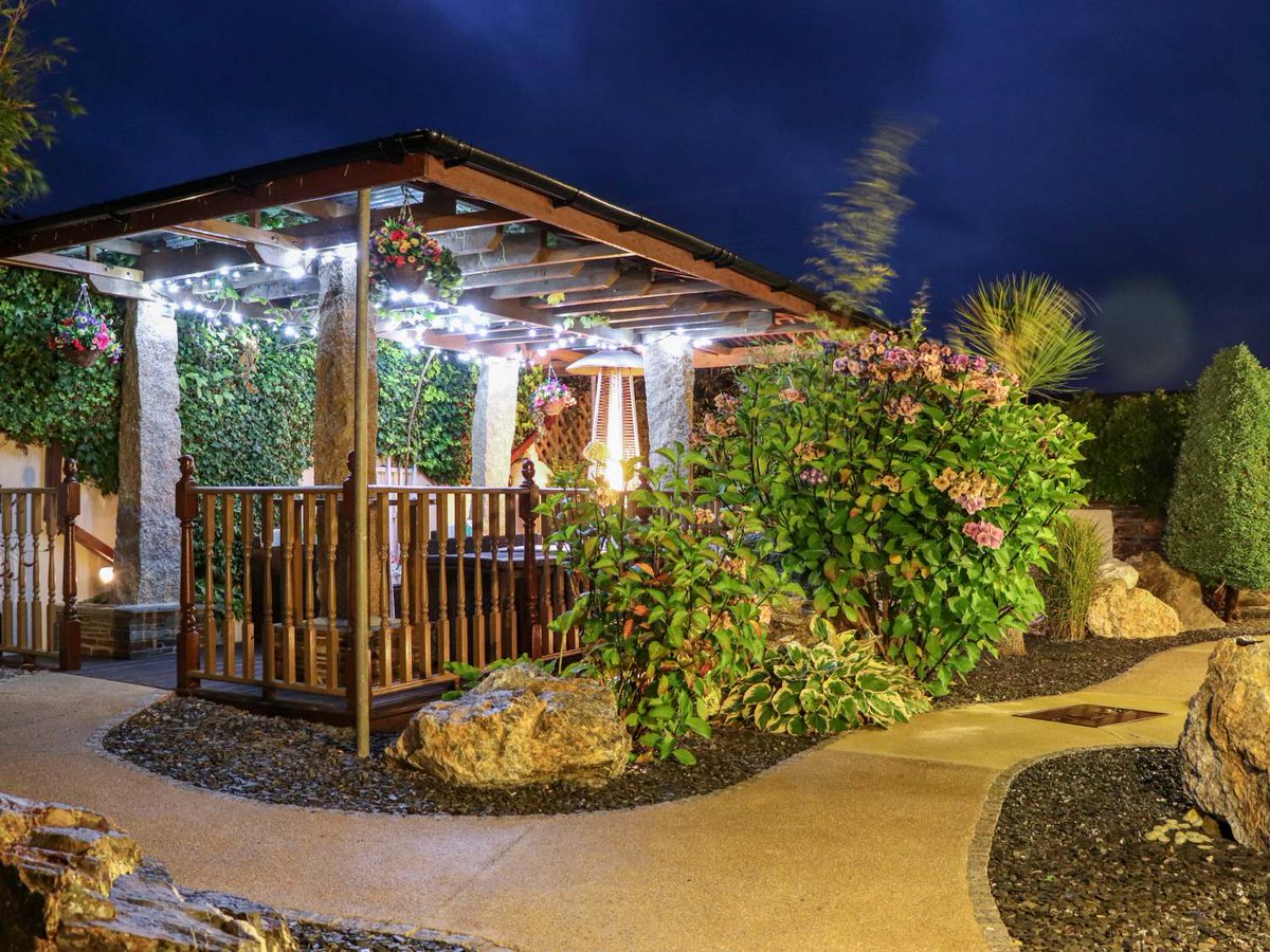 TheHolidayCots's tweet photo. Recharge in the luxury sauna that's available when you stay at Meadowview Cottage from the 7th-14th of October.
🛌Sleeps 1-6
https://t.co/bzMeaZEzHZ
#Trelash #Boscastle #Cornwall #HolidayCottage #OctoberDates #Availability #Sauna #Luxury #Recharge #Coastal https://t.co/MIaPb7oWev
