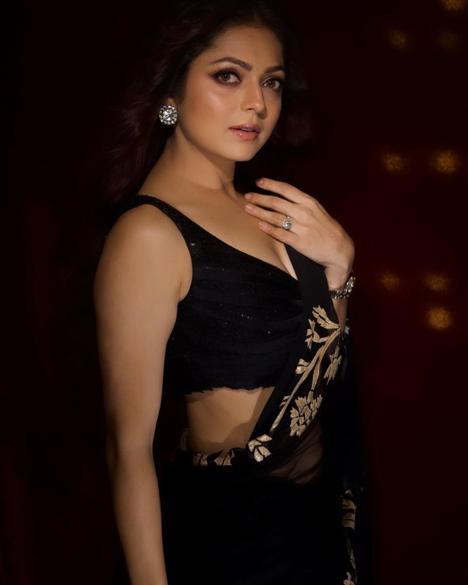 And I am talking about "physically beautiful"
(N of course her heart is beautiful n talent too)...
#DrashtiDhami