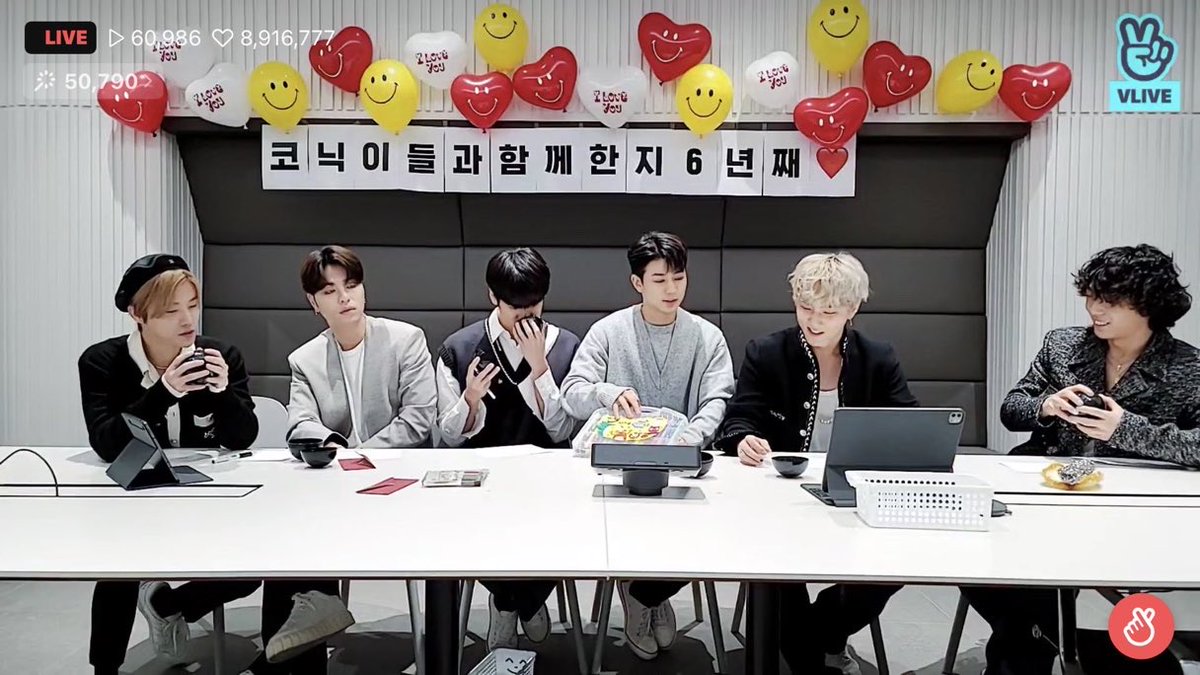 biQx_'s tweet photo. ( #แปล ) #iKON เปิดคำปรารถนาตอนครบรอบ 6 ปี ในวันครบรอบ 7 ปี

ดงฮยอก 
2021 - ปล่อยอัลบั้มใหม่ไ��ค่อน มีเพลงโซโล่ เล่นคอนเสิร์ต ในอนาคตก็จะเป็นไอค่อนที่คิดถึงไอคอนิกให้มากขึ้น 
2022 - ได้ปล่อยอัลบั้มใหม่แล้ว แต่ตอนนี้กำลังเตรียมเพลงโซโล่อยู่ ��ล้วก็ได้เล่นคอนเสิร์ตแล้วด้วย ตอนนี้-- https://t.co/Rbvq7etFFj