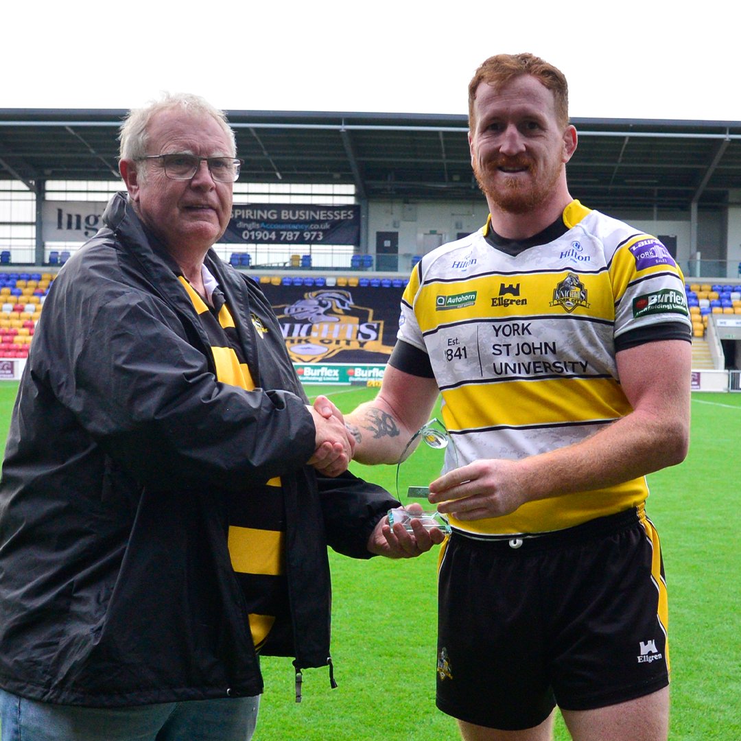 YorkRLFC's tweet image. 🏆 Following last weekend's victory over Workington Town, @Jordythomp was presented with the KSS Player of the Year award.

👊 Congrats, Tommo!

📸 @AndyNel60768998 

#WeAreYork⚔️