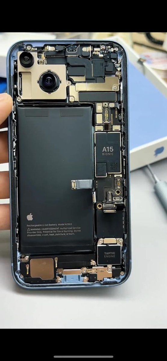 iPhone 14 y 14 plus ahora las tapas son removibles como lo fue en el iPhone 4. Algo similar a los samsung u otros modelos <a href="/MARCIANOPHONE/">MarcianoTech/Finanzas/Vlogs</a> <a href="/techsantos/">Adrián Santos</a> <a href="/applesferaRSS/">Applesfera RSS</a> <a href="/MacRumors/">MacRumors.com</a> <a href="/LaMMordida/">La Manzana Mordida</a>