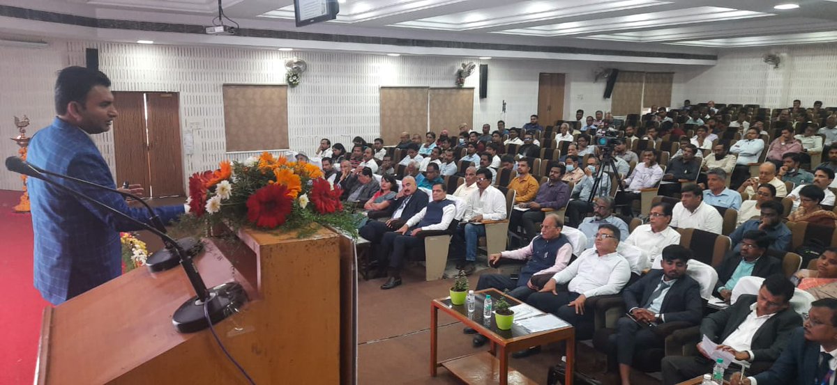 FTCCI's tweet photo. Large number of exporters benefited by "Export Utsav" seminar on Emerging Business &amp; Financial opportunities for exporters organized by #FTCCI #FICCI &amp; #SBI at #hyderabad 

#export @TheOfficialSBI https://t.co/MDeZvQ6MQX