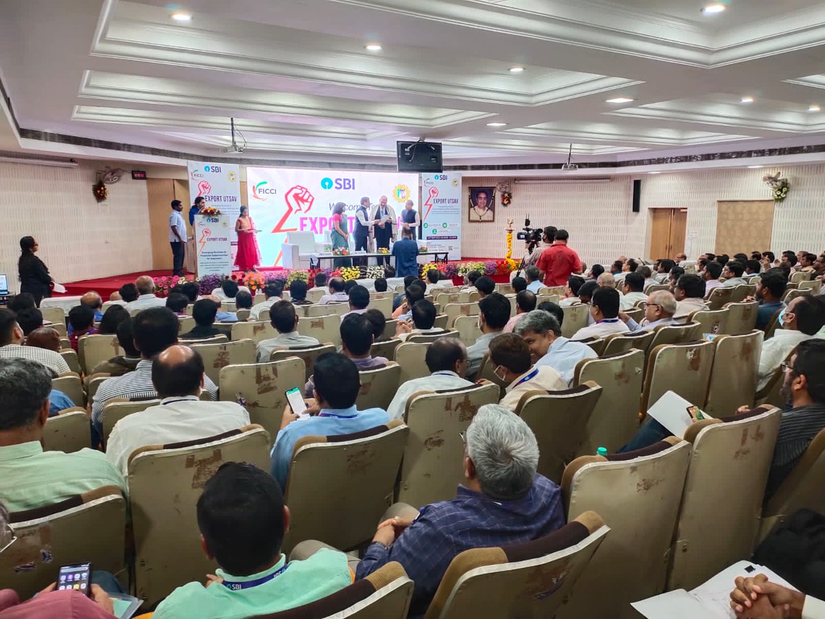FTCCI's tweet photo. Large number of exporters benefited by "Export Utsav" seminar on Emerging Business &amp; Financial opportunities for exporters organized by #FTCCI #FICCI &amp; #SBI at #hyderabad 

#export @TheOfficialSBI https://t.co/MDeZvQ6MQX