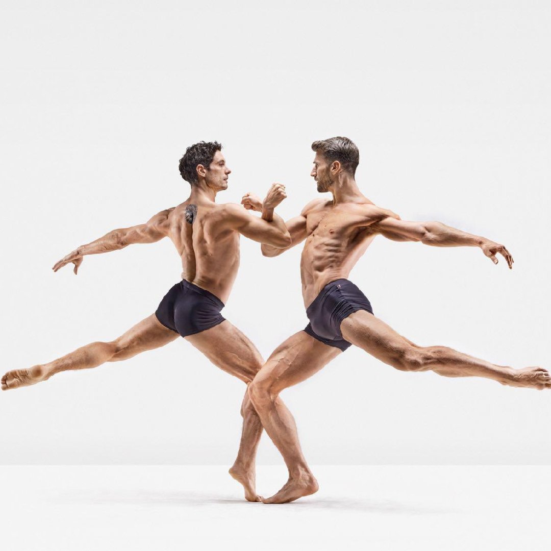 TeatroMAD's tweet photo. REVISTA TM - La @CNDanza inaugura la temporada en el @Teatro_Real 💥🗞

La formación dirigida por el bailarín @joaquindeluz también pasará por los @TeatrosCanal, el @fernangomezCCV y el @TeatroZarzuela.

Más info en el artículo 👉 https://t.co/vrHaPowfkT https://t.co/pGUz12nyyR