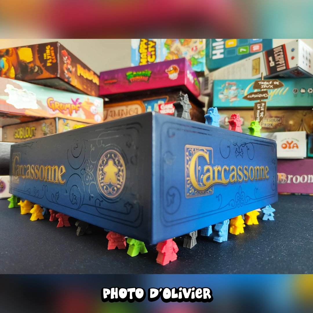 StudioTwinGames's tweet photo. 📷 Lors de notre Grand jeu concours de l’été, nous avons également reçu la photo d’Olivier, qui a choisi de mettre en scène ses Twinples pour le jeu Carcassonne.
Et vous, est-ce que vous possédez ce lot de Twinples à la maison ? 😃 https://t.co/8mEGAmJzto