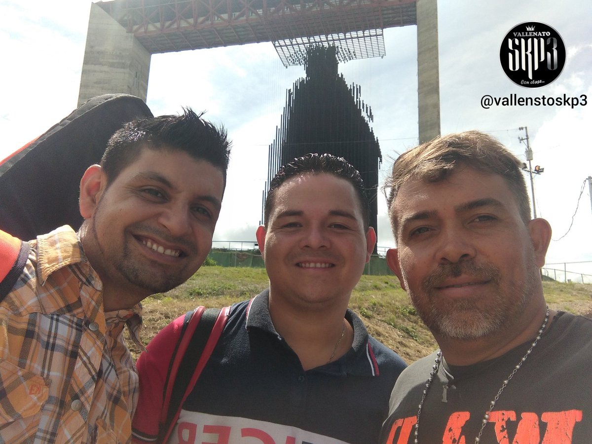 bandaskp3's tweet photo. Un tbt con mis compas en el Momento Divina Pastora luego de un show Vallenato!!!

#tbt #tbt❤️ #tbthursday #vallenatoskp3 #vallenatomania #vallenatizate #enriquegillavoz #enriquegil #enriquegil🥰 #unaexperienciacincoestrellas #unvallenato5estrellas #unvallenatoconclase #vallenato https://t.co/szIt4LtPwE