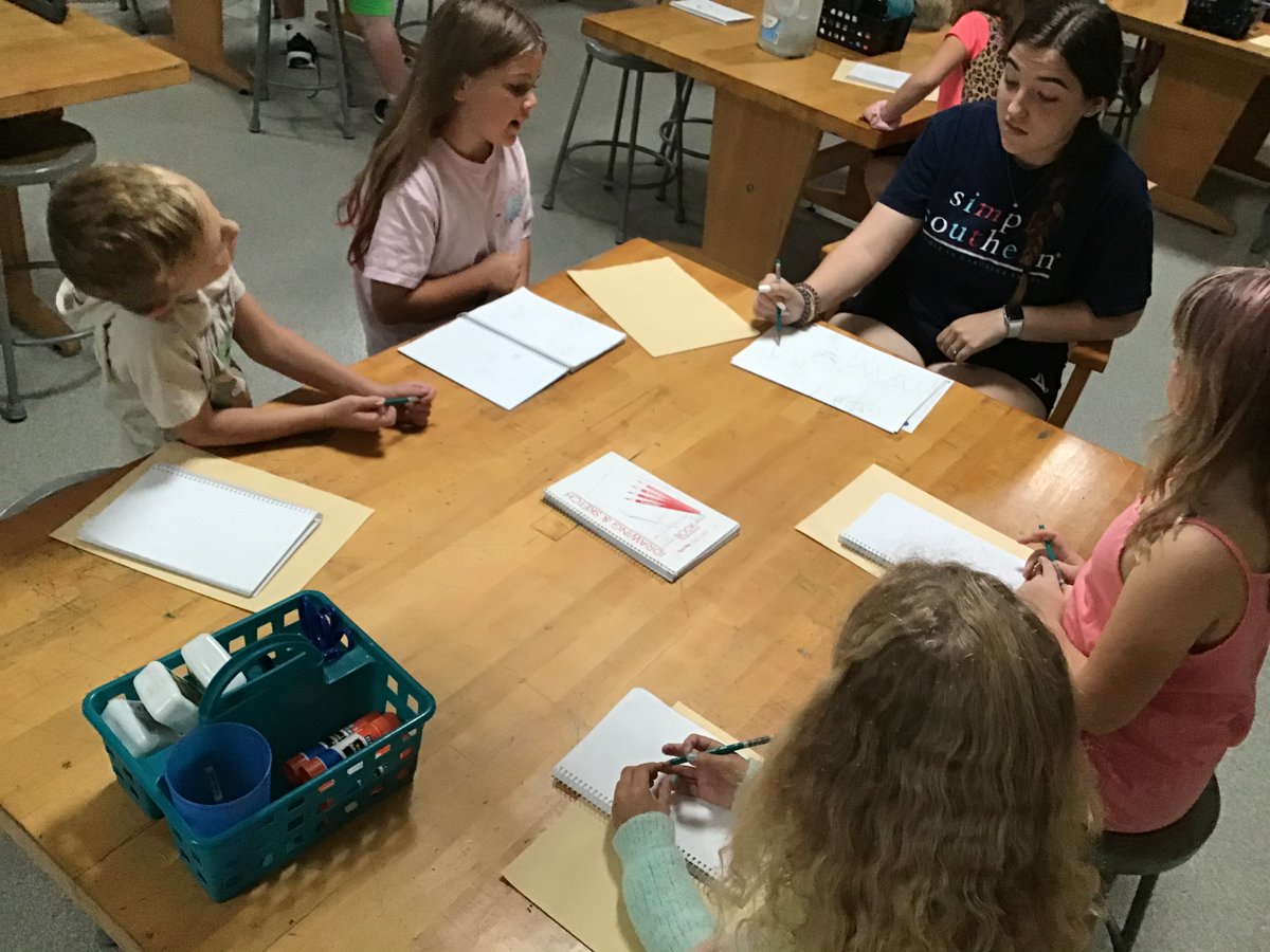 littleboltsart's tweet photo. Our senior, Alazay, is getting #2ndgrade excited about #textures as she participates in classroom lessons to prepare for a college program in #teaching. #choicebasedart #education #teacher #teachersoftwitter #art #Creative #studiohabitsofmind https://t.co/GldRYfg14u