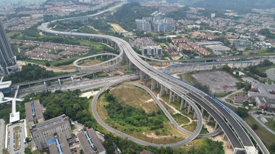 PetraJayaMP's tweet photo. Saya mengumumkan tol diberikan secara percuma selama sebulan, bermula jam 12 tengahari, 16 September 2022, sempena pelancaran Fasa Pertama Pembukaan Lebuhraya Bertingkat Sungai Besi-Ulu Kelang (SUKE) . Moga memanfaatkan #KeluargaMalaysia https://t.co/0XSfgBqo3j