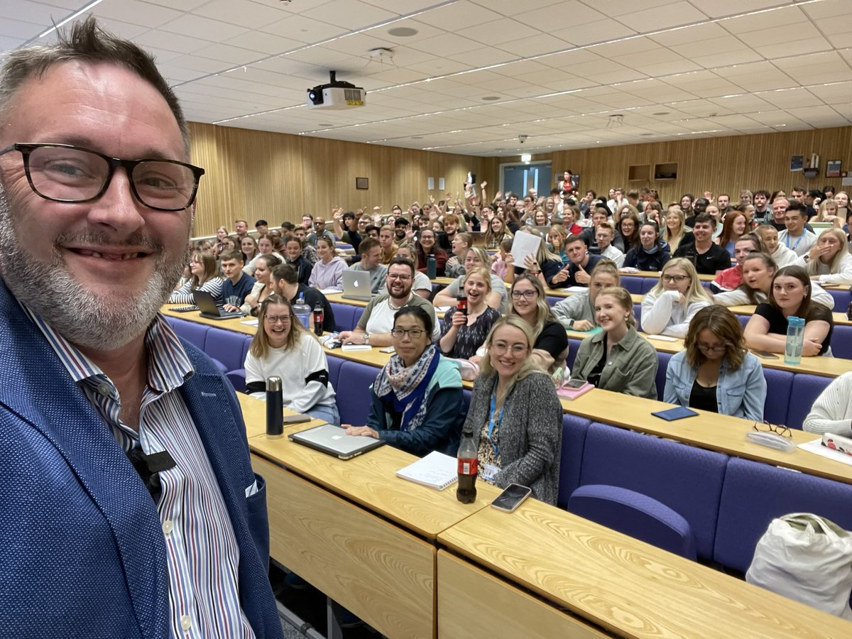 Delighted to be at <a href="/UWPGSEC/">University of Worcester - PGCE Secondary course</a> today with trainees. Any words of advice for them? #WhyEduTwitter