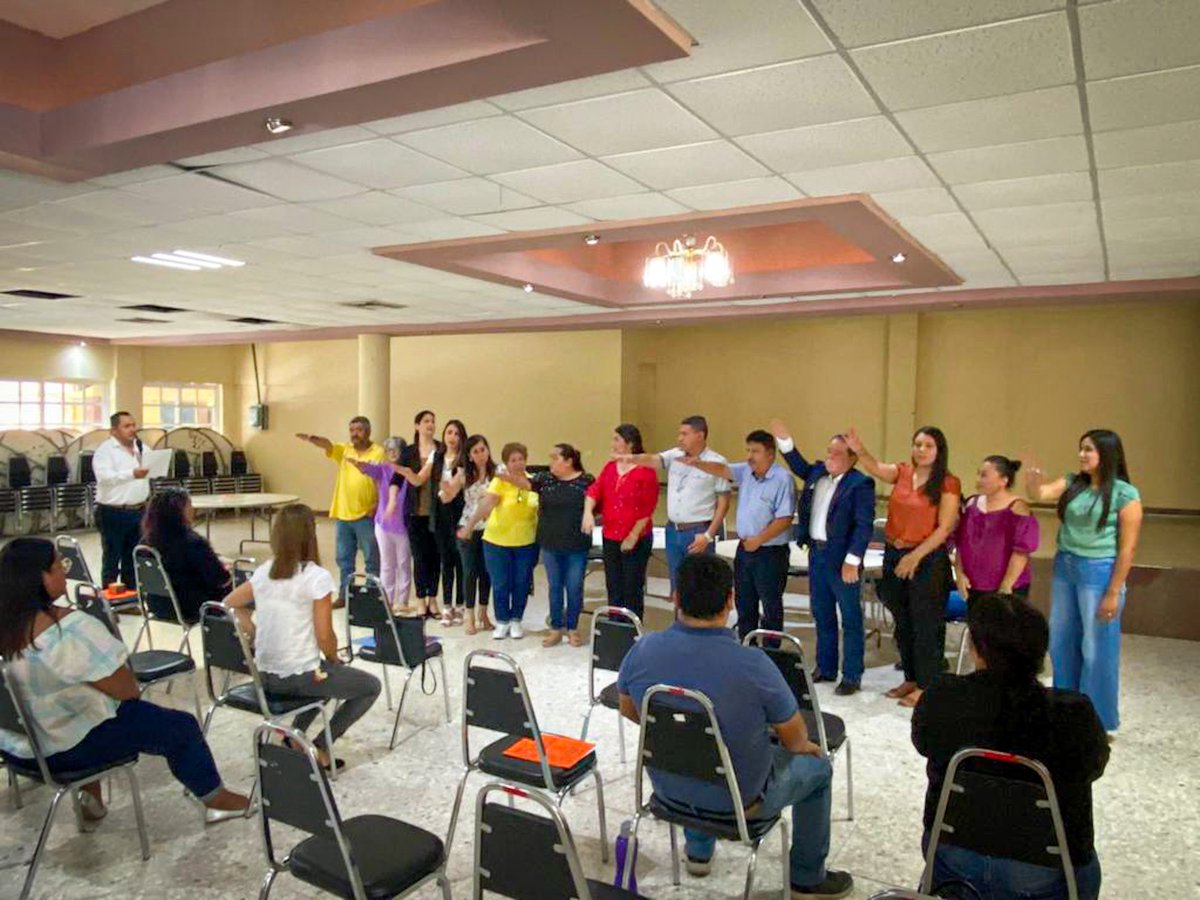 SNTE21's tweet photo. #UnoSomosTodos🙋‍♀️
#TodosSomosUno🙋‍♂️

A través de procesos democráticos que fortalecen a la #Sección21🟠 del #SNTE📚, se llevaron a cabo las asambleas de renovación de las Delegaciones #DI125 de Niveles Especiales, #DIV17 de Jubilados y #DII9 del Nivel Medio Superior, así como https://t.co/3ZrxnFNKba