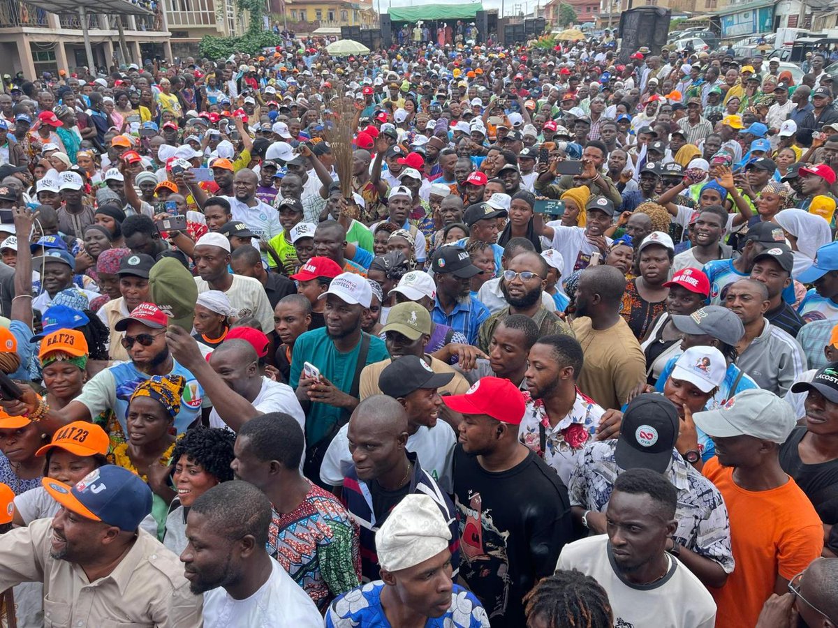 TheNationNews's tweet photo. PHOTOS: Massive turnout for Tinubu in Ibadan https://t.co/Z7vV1T1pMW