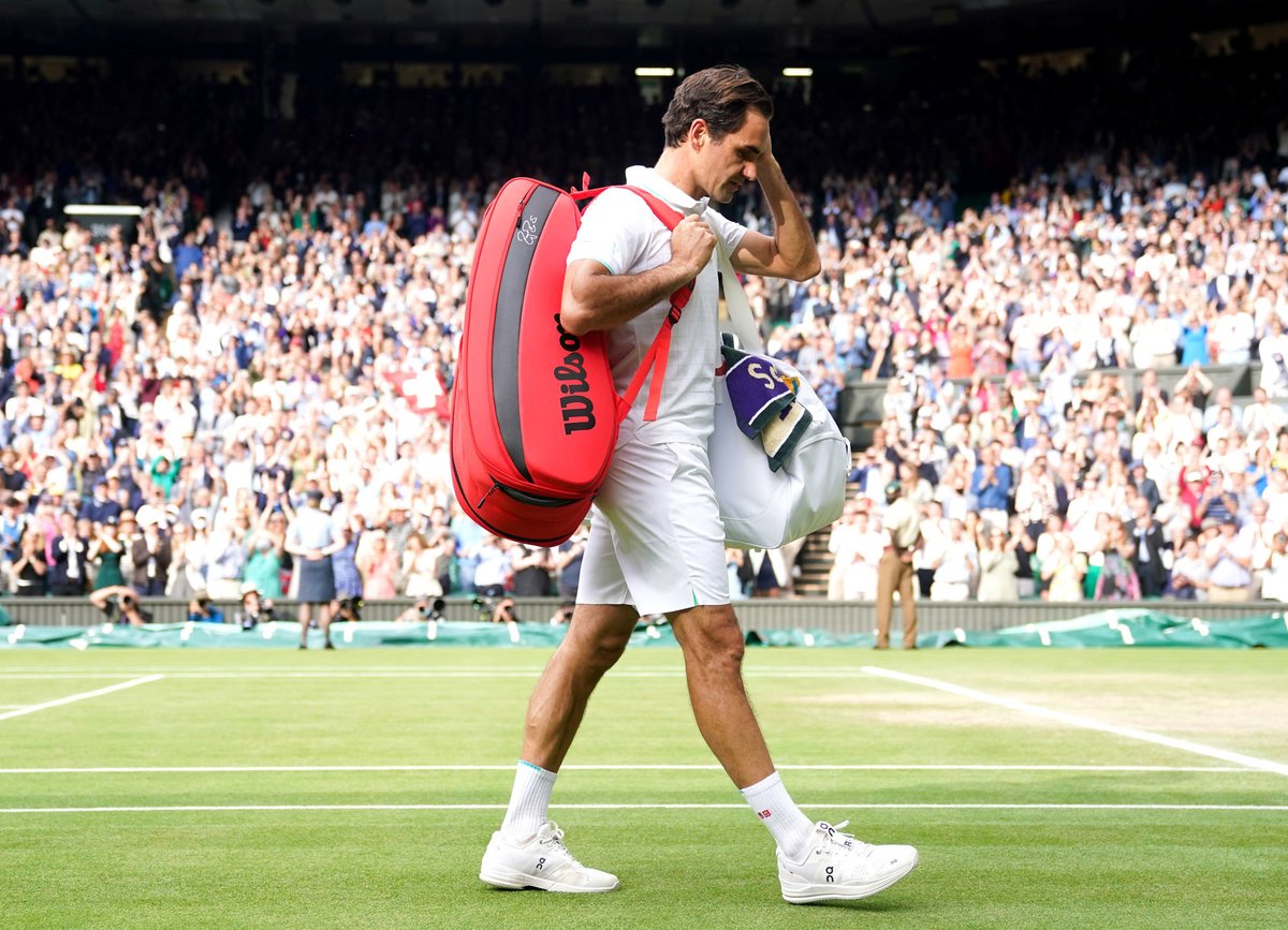 🚨 Roger Federer, l'un des plus grands sportifs de l'Histoire, annonce qu'il prendra sa retraite la semaine prochaine, après la Laver Cup. Au revoir, champion. ❤️👋👑