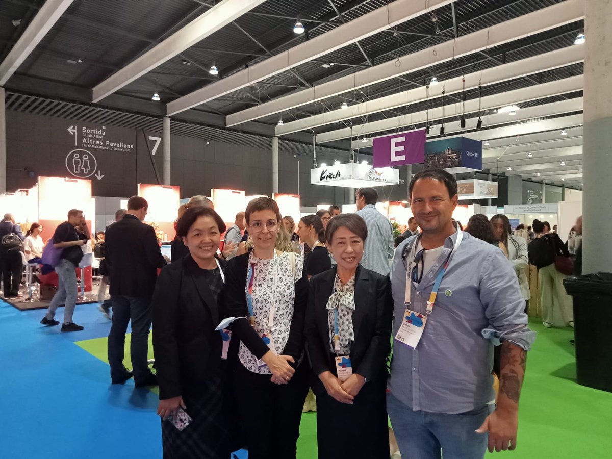 Our colleagues from the international relations section are participating this week in the EAIE in Barcelona, an international fair that brings together universities from all over the world. One of the objectives of the participation is to be able to seek new agreements.😊