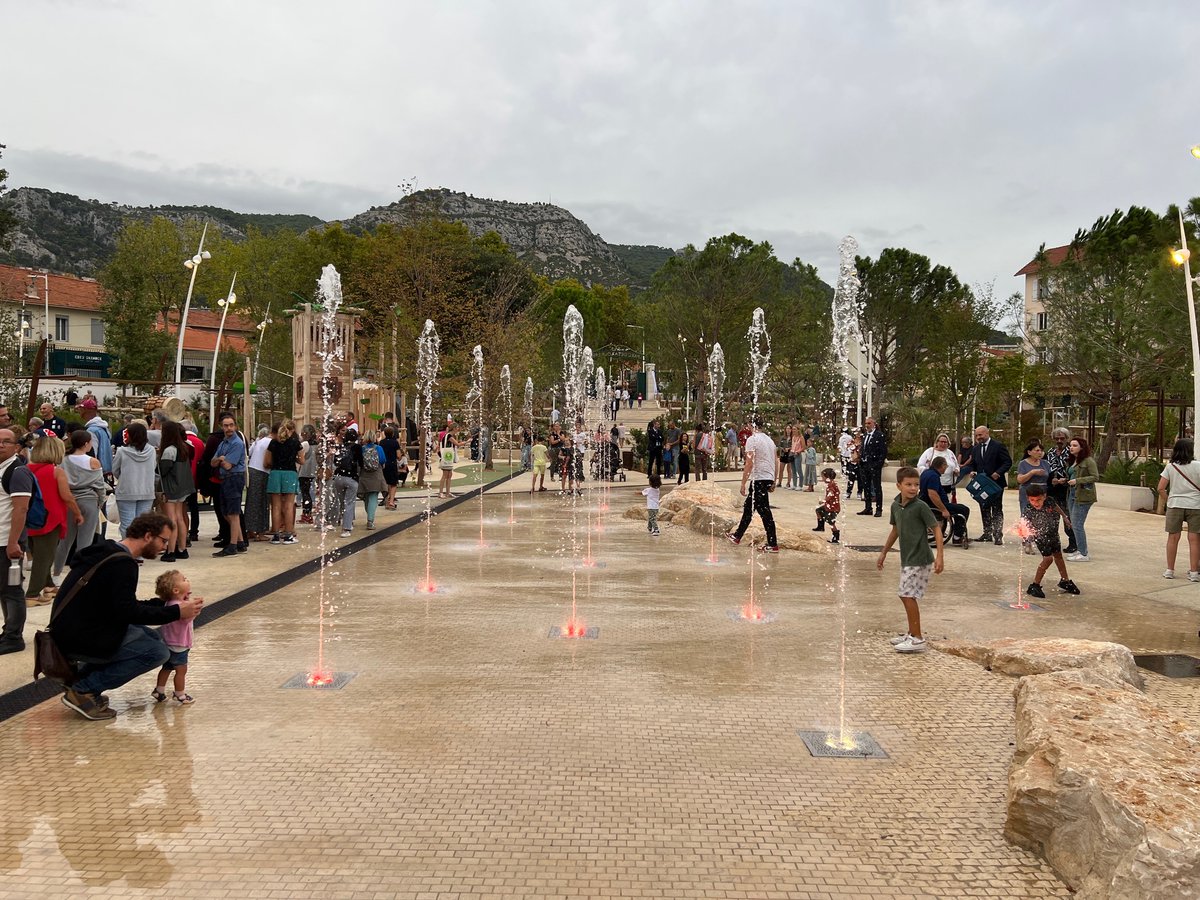 VilleDeToulon's tweet photo. 🎥 Retour en images sur l'inauguration du parc de la Loubière 🌳 #Toulon

🌳 Un nouveau poumon vert de  16 000 m2 labellisé Quartier Durable Méditerranéen, en cœur de ville
🎈 500 m2 d’espaces jeux pour enfants de 1 à 12 ans https://t.co/pQabwo1ox2