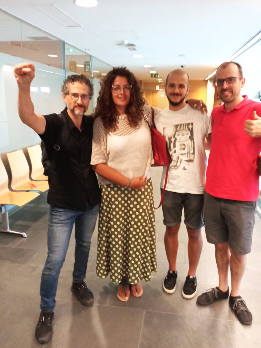 maxiRica's tweet photo. ✊Hoy en @UGTgi tod@s somos Vanesa!!
Defendiendo su derecho al retorno y participación sindical activa en los juzgados contra #tradeINN
Despedida por ser candidata de @FeSMCugtccgg y escogida en las urnas como miembro del comité.
Orgull de classe! #guerrera #ClassWar https://t.co/NFmYAid9vm