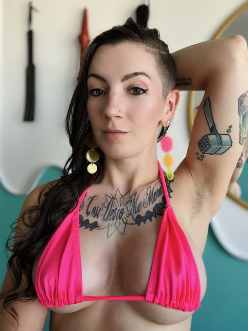 Sooo happy my hair is growing back but soooo impatient. I love my fuzzy pits! 😭🥲 https://t.co/84Xwa7<a href="/tag/mvsales"class="tags"><span>#mvsales</span></a>