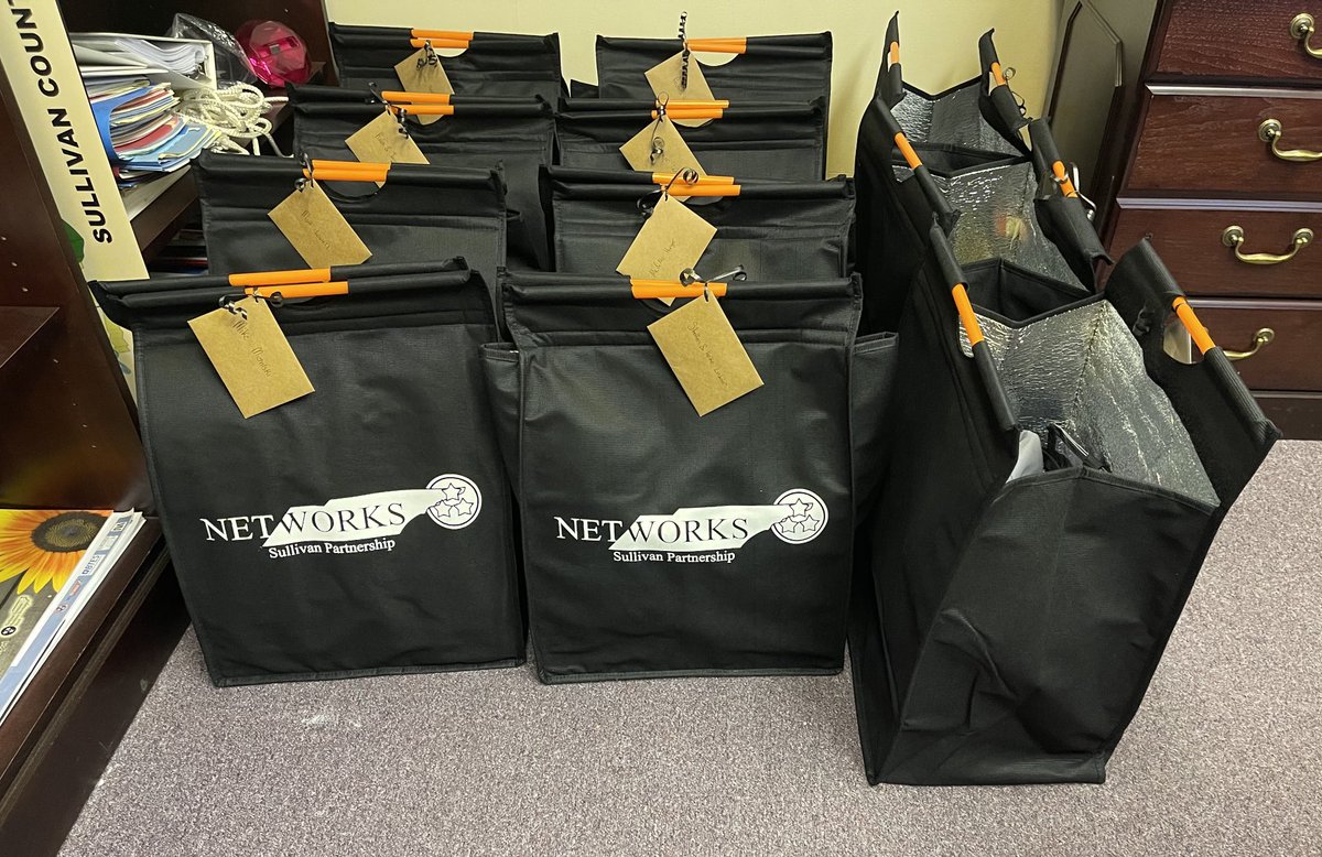 ClaytonRWalker's tweet photo. It comes but once a year… or it used to pre-COVID. After a two-year hiatus, #NETNTour is back!
Looking forward to welcoming our guests to Where #TN Begins Its Business Day!
@DomtarEveryday @RegCtrAdvMfg @BCMM @BMSupdates #TeamTN https://t.co/Qs0JhLdhM2