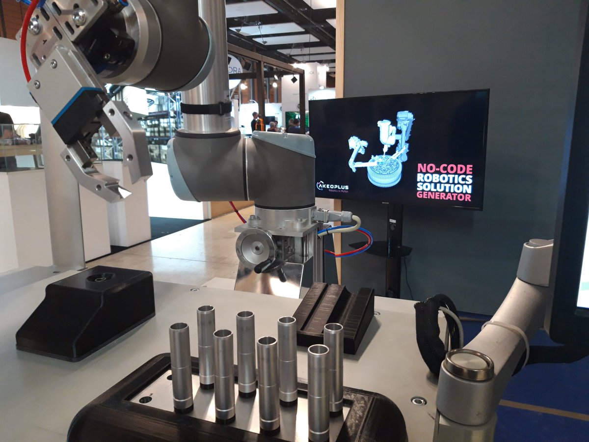 🔥 STAND E226 🔥
Le deuxième jour bat son plein au #SIDO2022 ! Whaooou ! Belle effervescence autour la robotique #nocode , merci !
Plus d'info sur akeoplus.com

#IoT #robotique #innovation #SIDO2022 #showroom