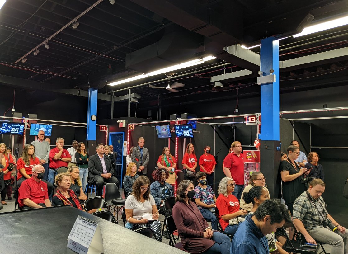 DhruvShahCa's tweet photo. Happy to be part of @unitedwaygwd 2022 #RadicalRecovery from pandemic #CampaignKickoff! at Ctrl V Victoria Rd S 

#guelph #community #Care #commitment https://t.co/kHiLzcmKrc